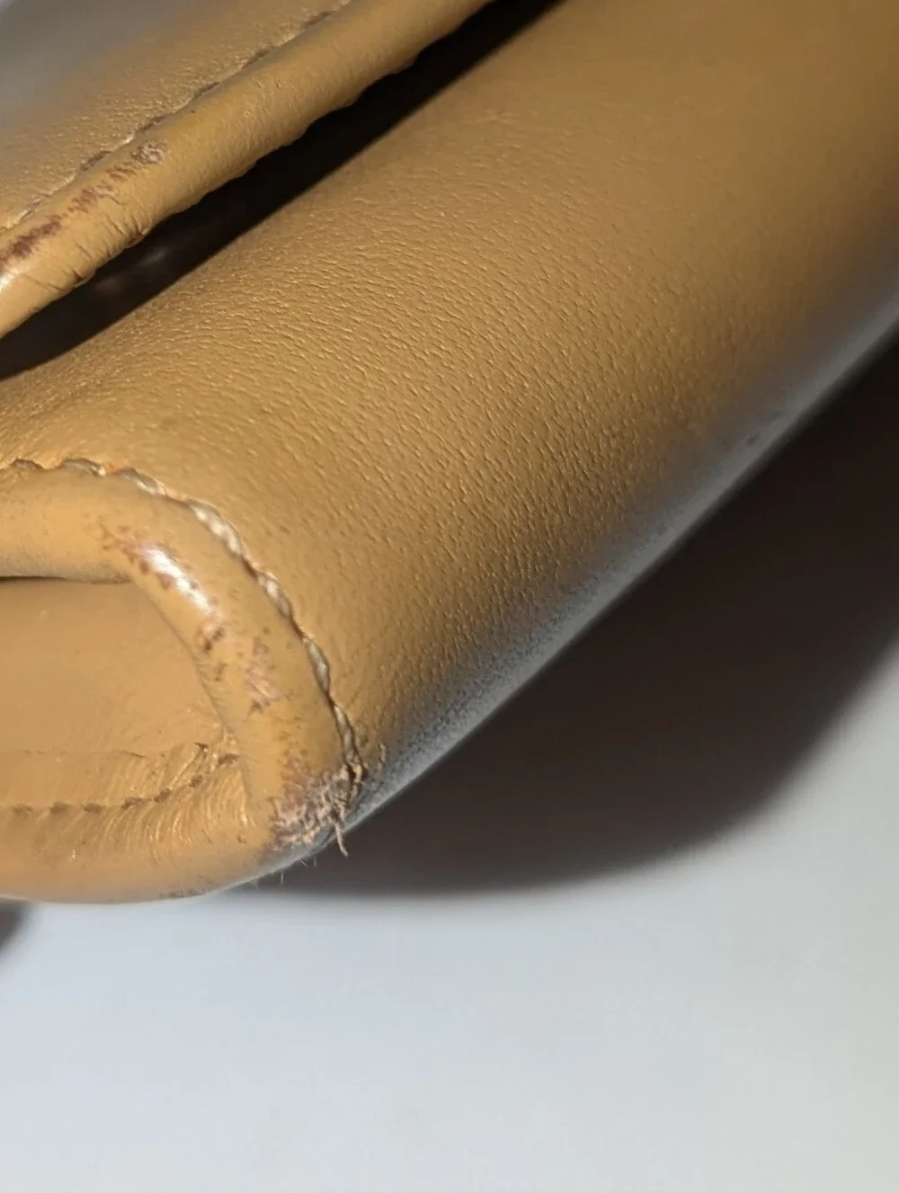 Valentino sleek fold